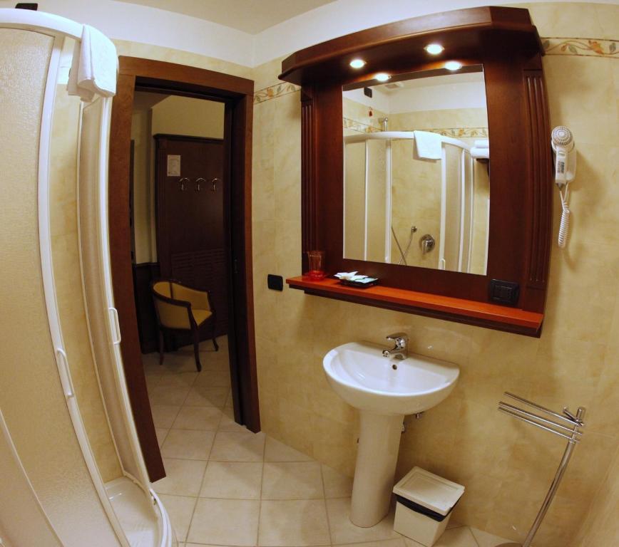 Triple Room,643727490:JPEG